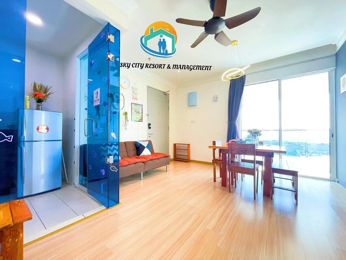 The Wave Malacca City 8Pax 3Bed Cultural Street Open Air Pool Game Console