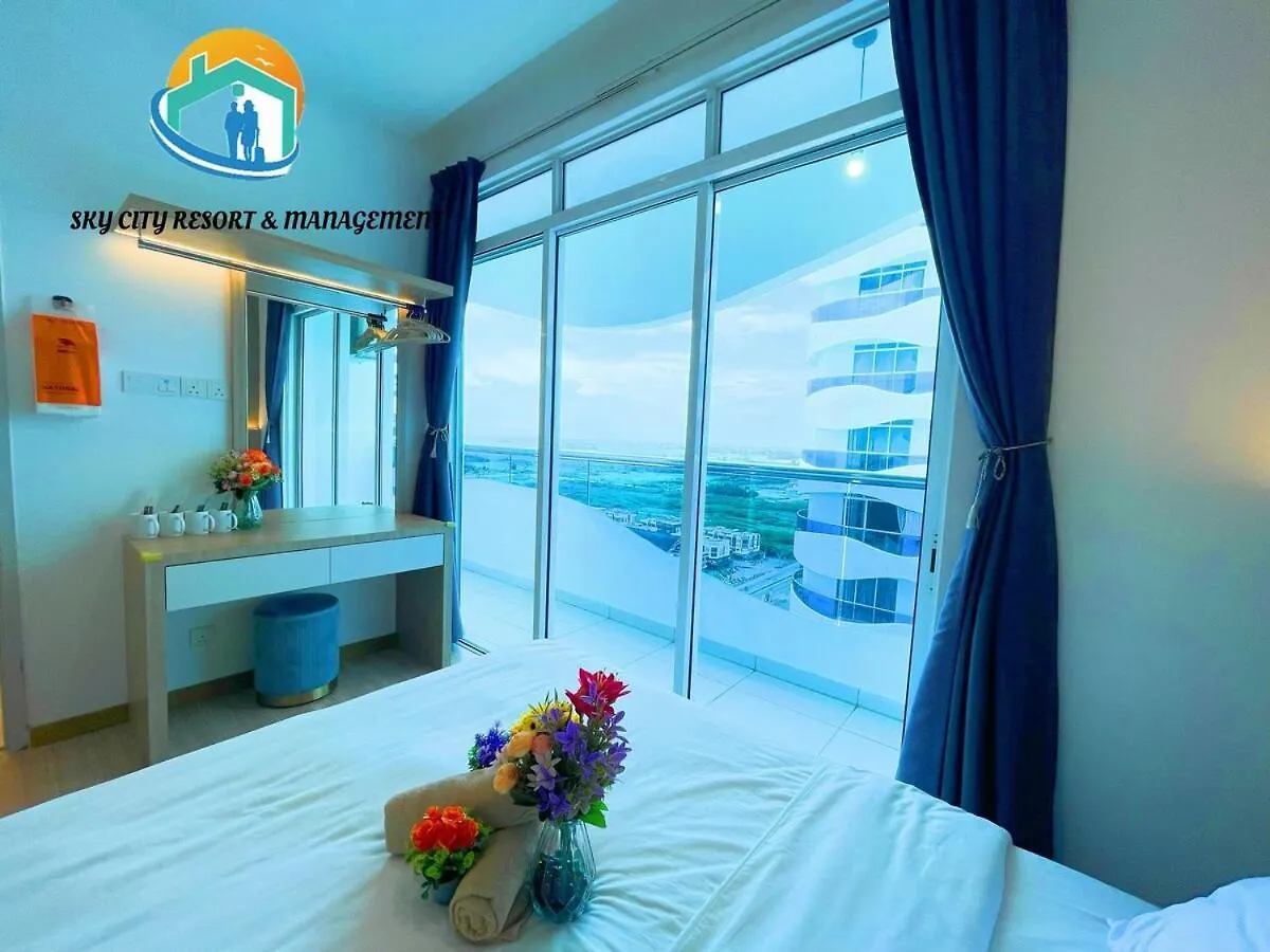 The Wave Malacca City 8Pax 3Bed Cultural Street Open Air Pool Game Console