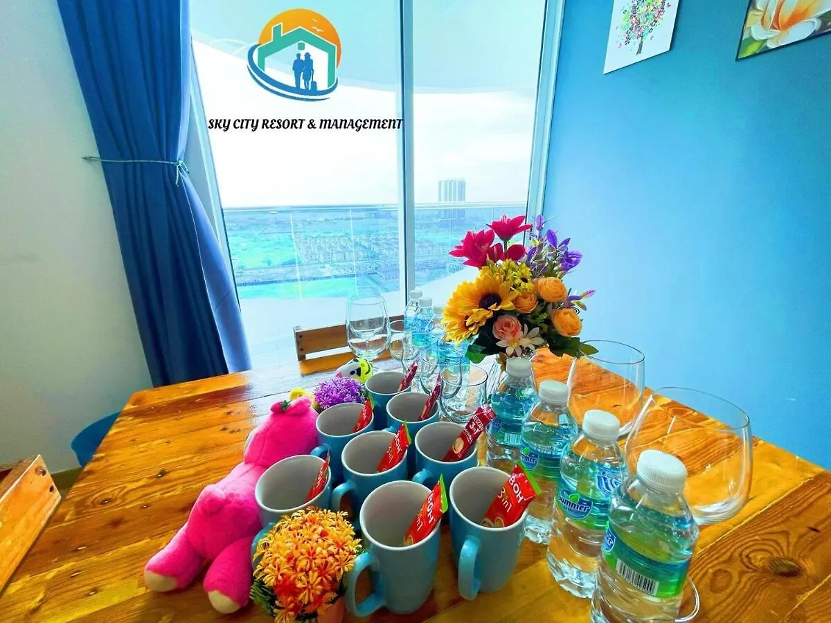 The Wave Malacca City 8Pax 3Bed Cultural Street Open Air Pool Game Console Apartment