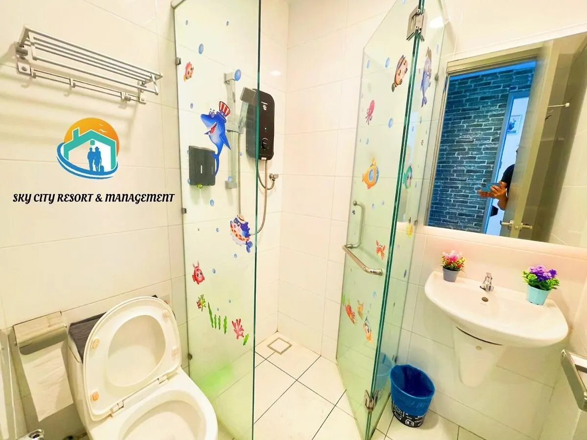 Apartment The Wave Malacca City 8Pax 3Bed Cultural Street Open Air Pool Game Console