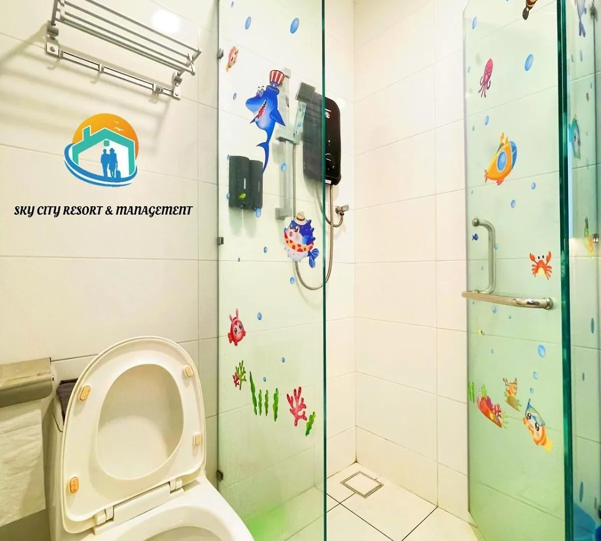 The Wave Malacca City 8Pax 3Bed Cultural Street Open Air Pool Game Console Apartment