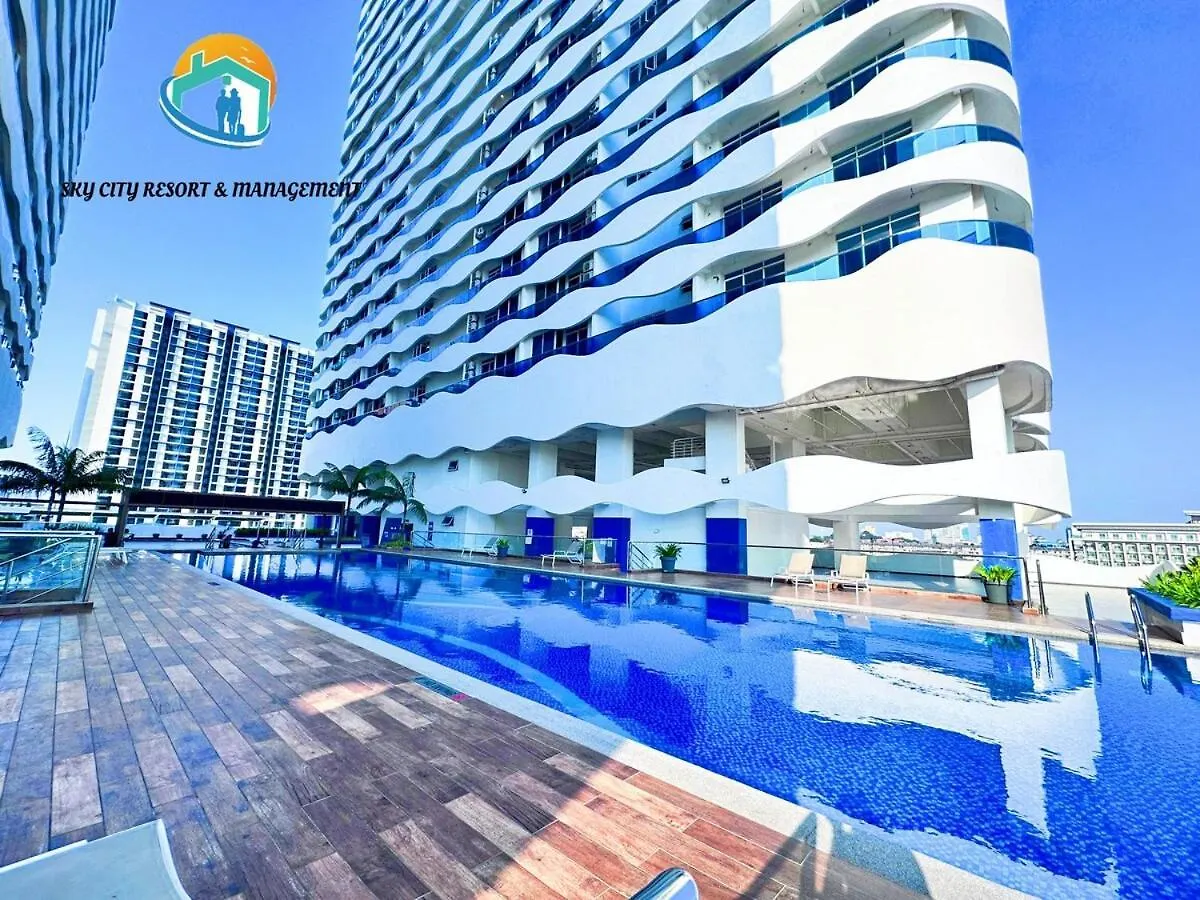 The Wave Malacca City 8Pax 3Bed Cultural Street Open Air Pool Game Console Apartment